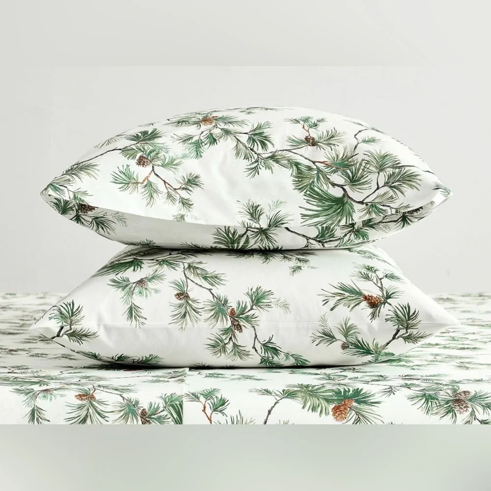 NWT Pottery Barn Pine Tree Printed Pillowcases - Set Of 2 - Picture 1 of 2